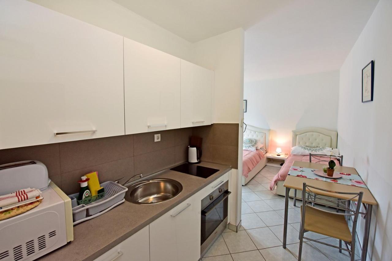 Apartments House Anna For Max 13 Persons In Porec, Pet Friendly Exterior foto