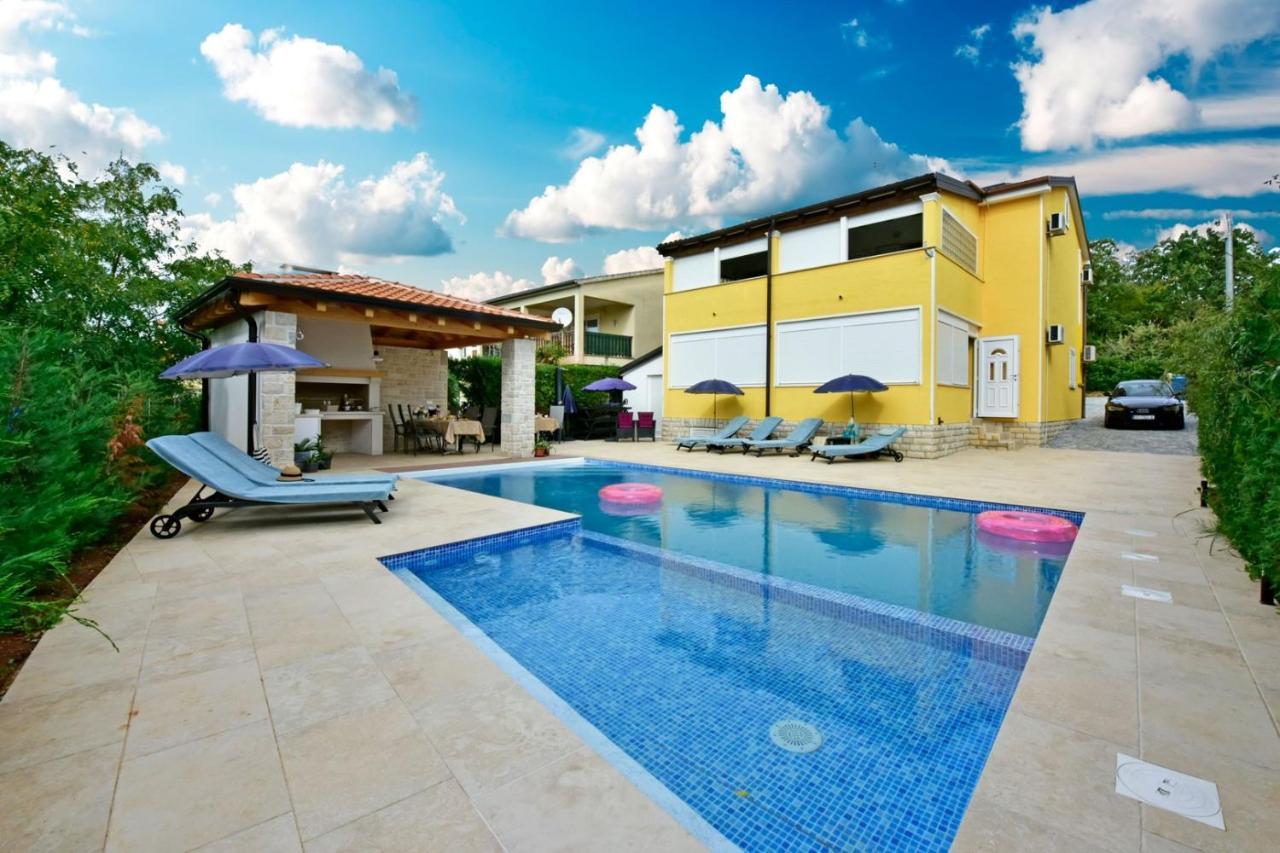 Apartments House Anna For Max 13 Persons In Porec, Pet Friendly Exterior foto