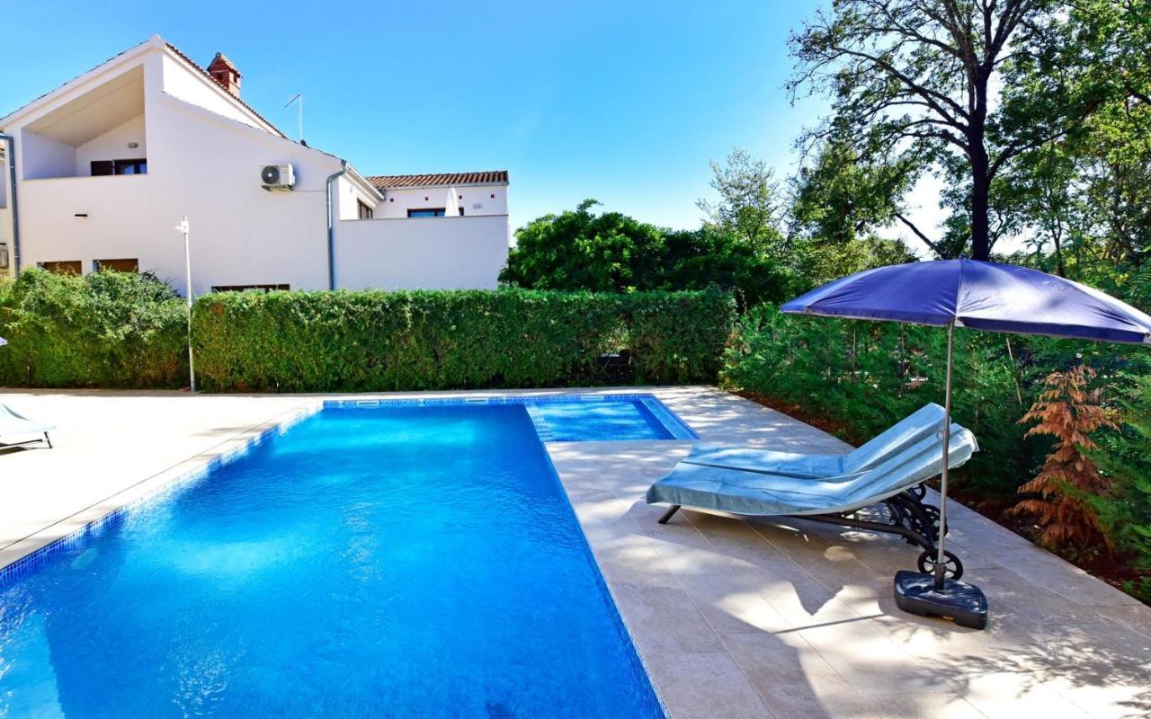 Apartments House Anna For Max 13 Persons In Porec, Pet Friendly Exterior foto