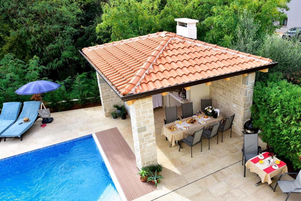 Apartments House Anna For Max 13 Persons In Porec, Pet Friendly Exterior foto