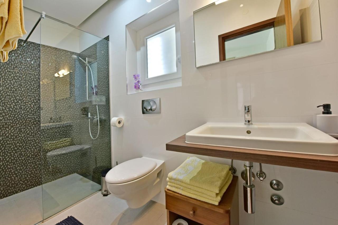 Apartments House Anna For Max 13 Persons In Porec, Pet Friendly Exterior foto