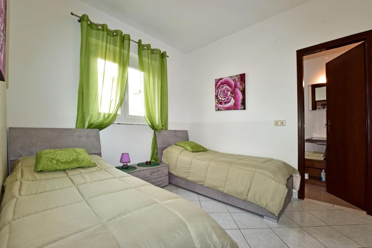 Apartments House Anna For Max 13 Persons In Porec, Pet Friendly Exterior foto